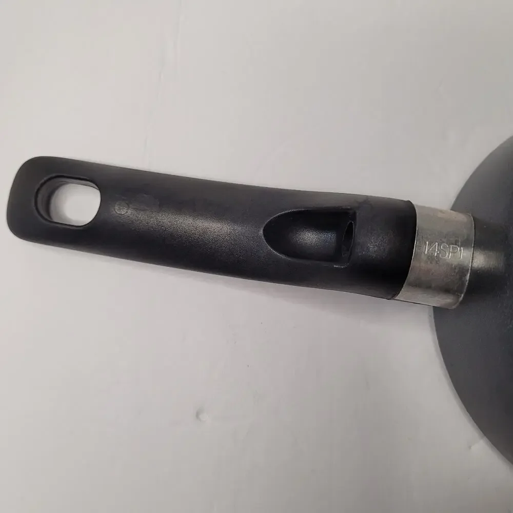 Fantastic 1 Quart Black Pot - Like New Condition!